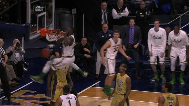 Illustration for article titled Jerian Grant Flies Through The Sky And Dunks Like A Goddamn Eagle